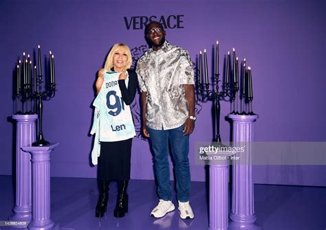 romelu lukaku versace|Romelu Lukaku of FC Internazionale and Donatella Versace are .